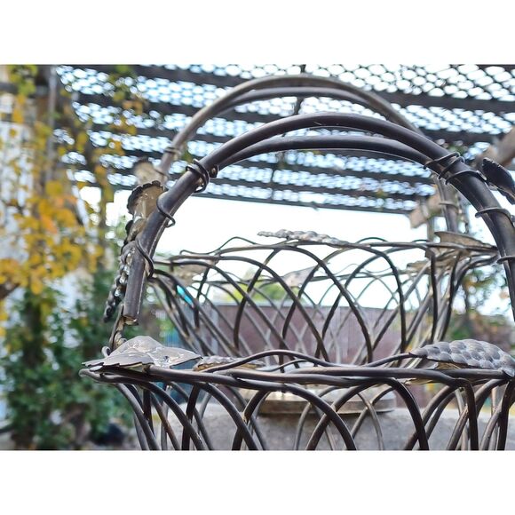 Pair Metal Grapes and Leaves Godinger Silver Plate Bridal Baskets Fruit Baskets - Picture 4 of 16